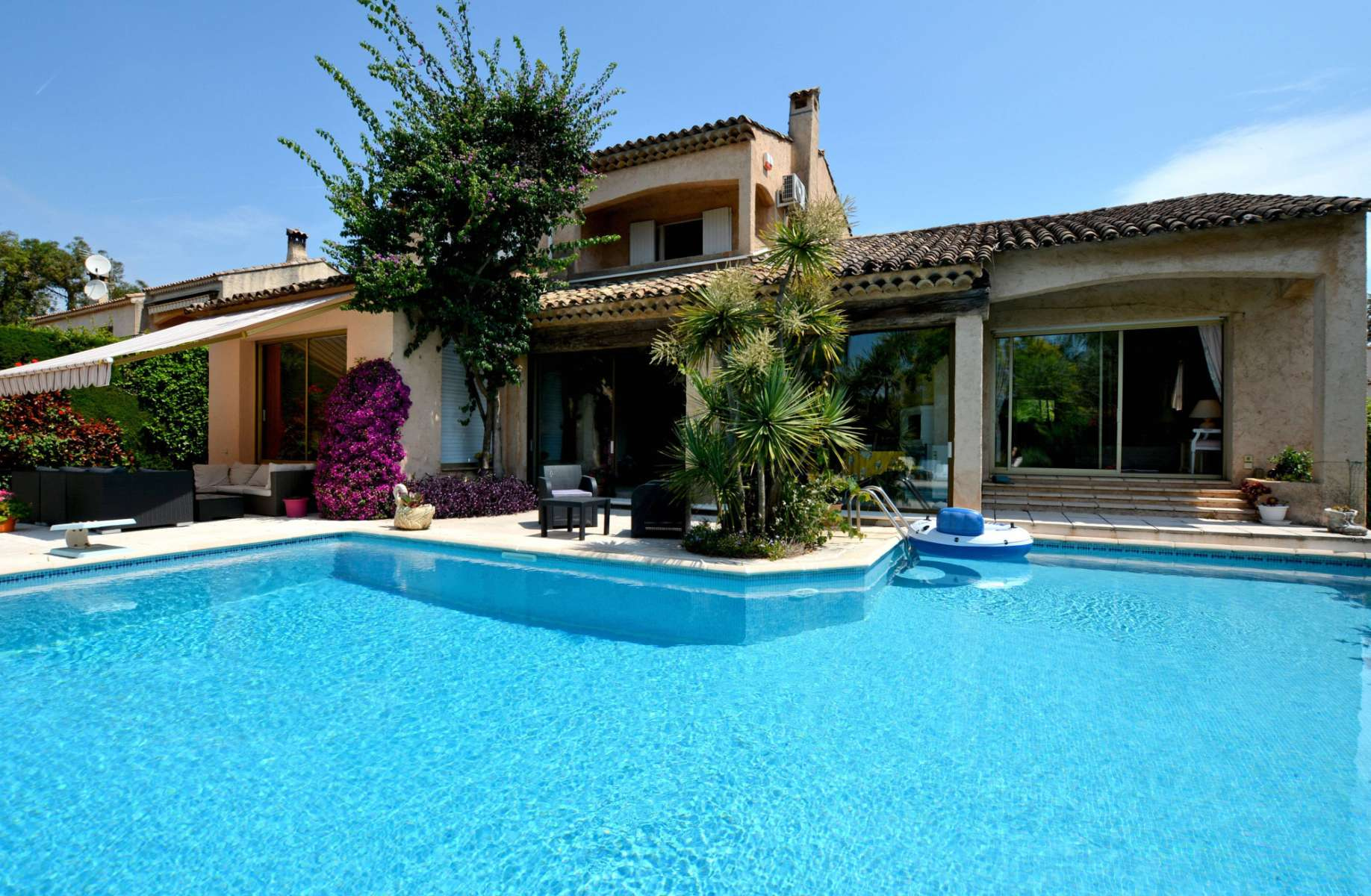 House in Juan les Pins with pool and tennis