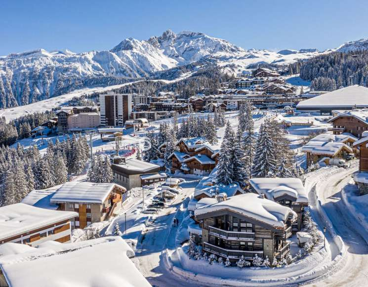Chalet de luxe à Courchevel à quelques mètres des pistes - ref 4607