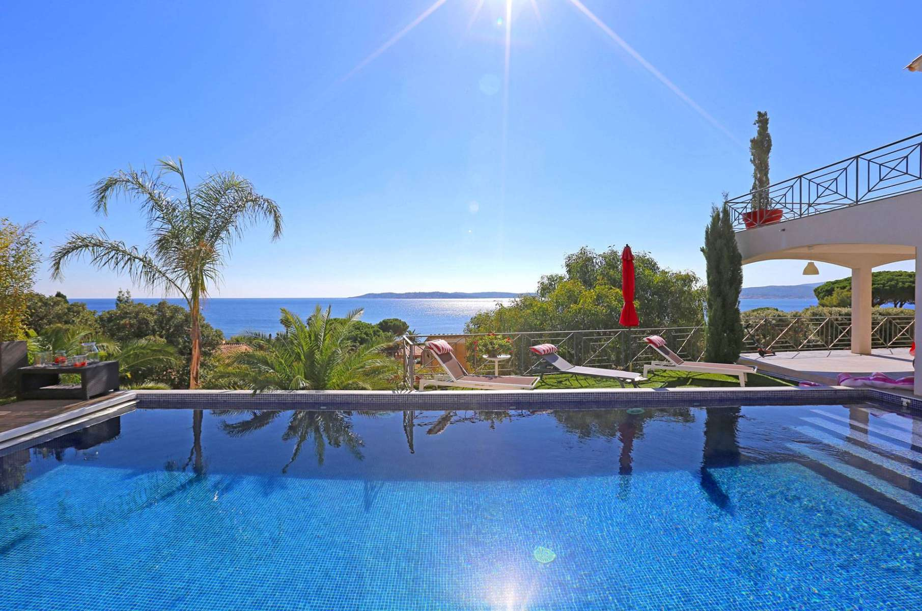 Rent modern house in Saint-Maxime with beautiful sea view