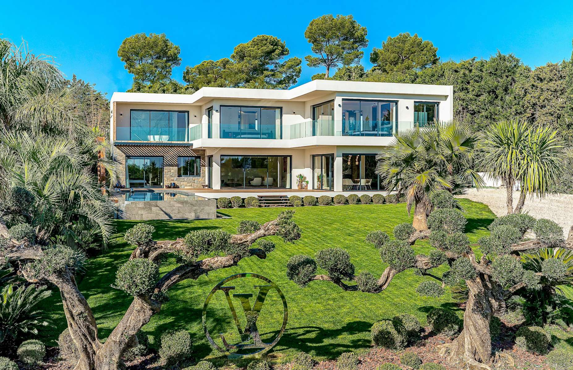 Modern villa in Mougins with a private golf course