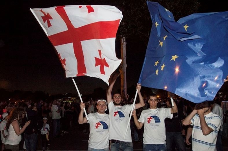 Вся Грузія тріумфує і святкує скасування віз до країн Євросоюзу!