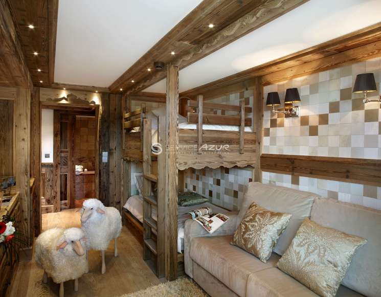 Chalet au cœur de la station de ski de Courchevel à 150 mètres des pistes - ref 4609