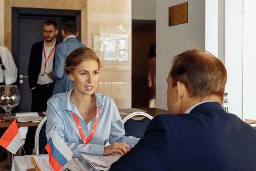 Как иностранцу вписаться в высшее общество Европы и завести друзей?