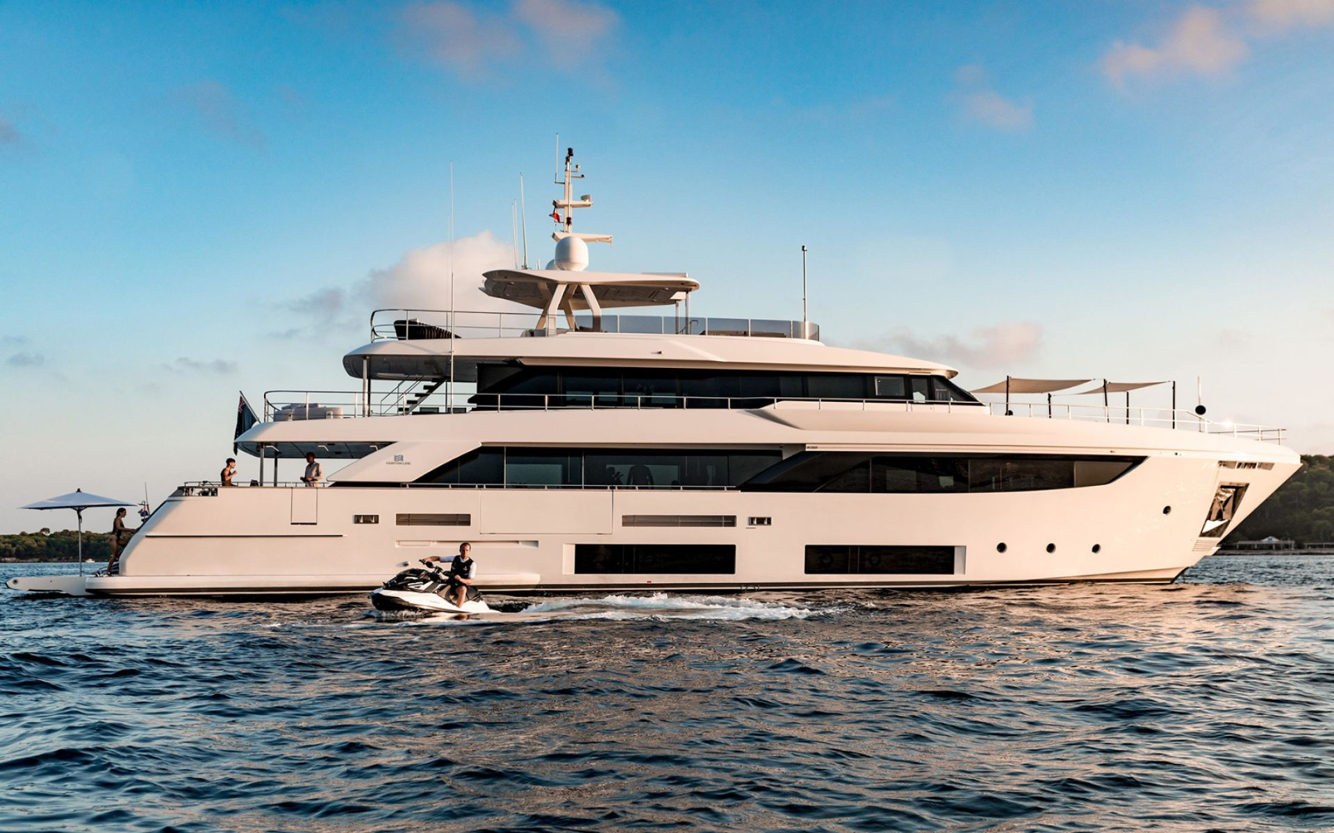 Оренда яхти Ferretti Navetta, 33 метри