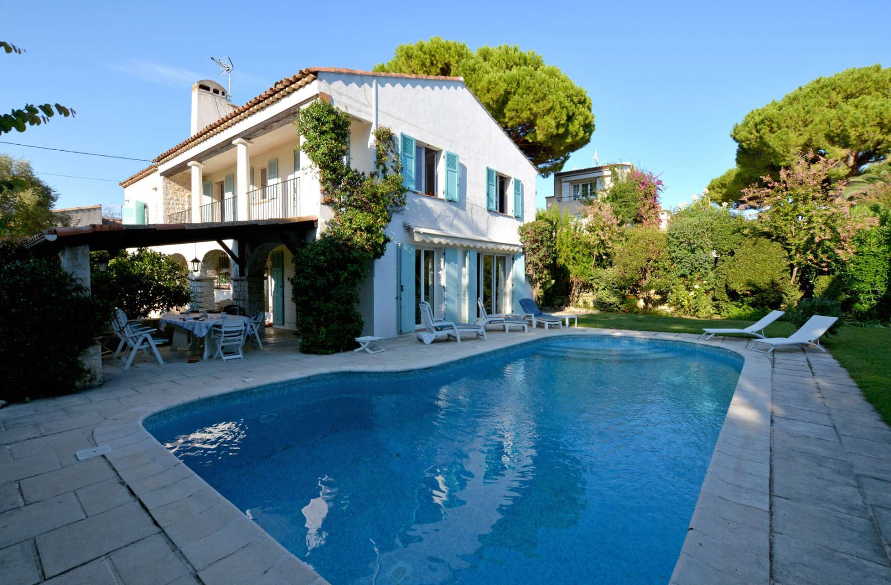 Villa for rent in Cap d'Antibes near the sea