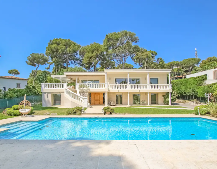 Современная вилла с видом на море в самом центре Кап д'Антиб - ref 3478