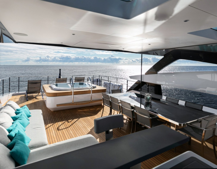 Аренда яхты Ferretti Custom Line 106