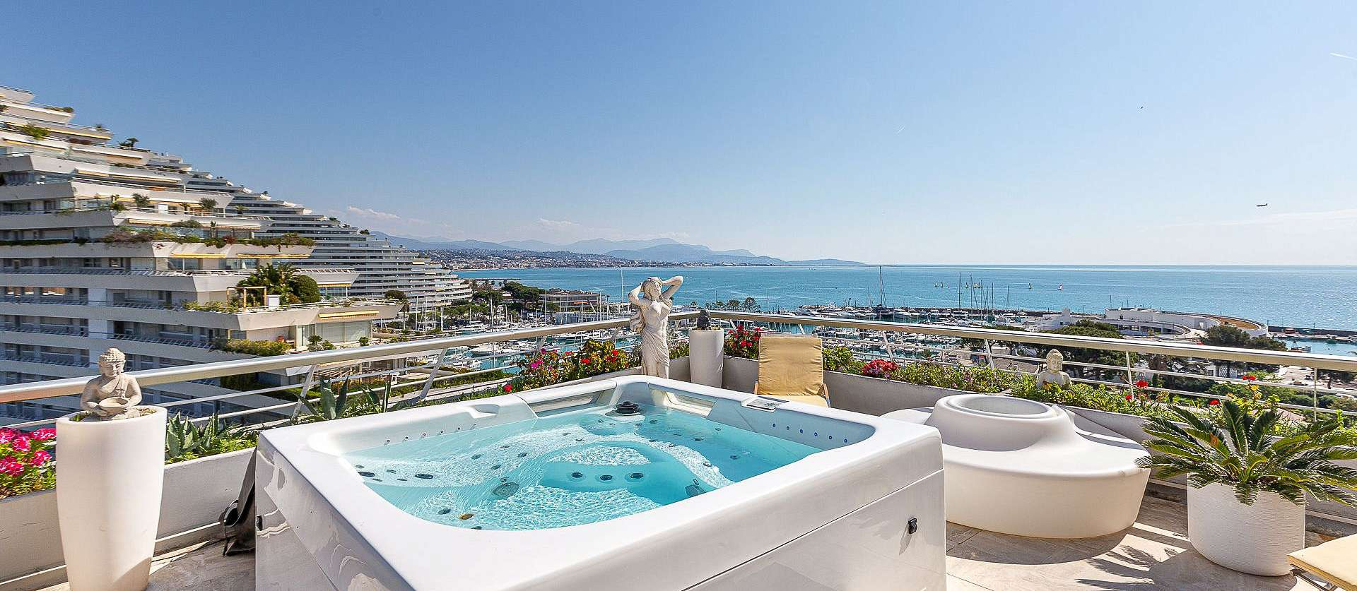 Apartment with Panoramic Sea Views in Marina Baie des Anges – Ref 6004